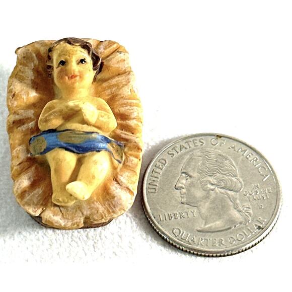 Victoria’s Garden 6 Piece Nativity Scene Small Resin Christmas Nativity - Picture 13 of 14